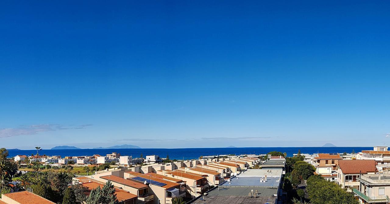 Attico Del Sole Rometta Marea Exterior foto